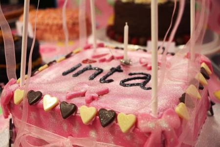 inta-wear-it-pink-cake.jpg